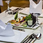 Hotel Avena &
