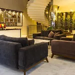Hotel Avena &
