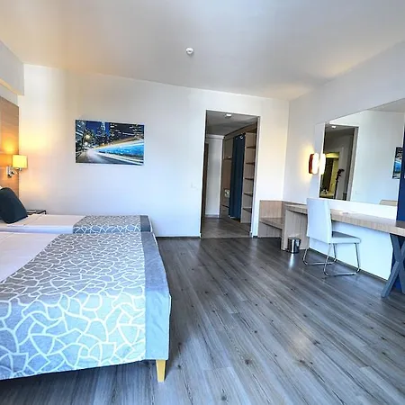 Hotel Avena &