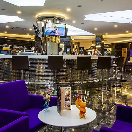 Hotel Avena & 4*